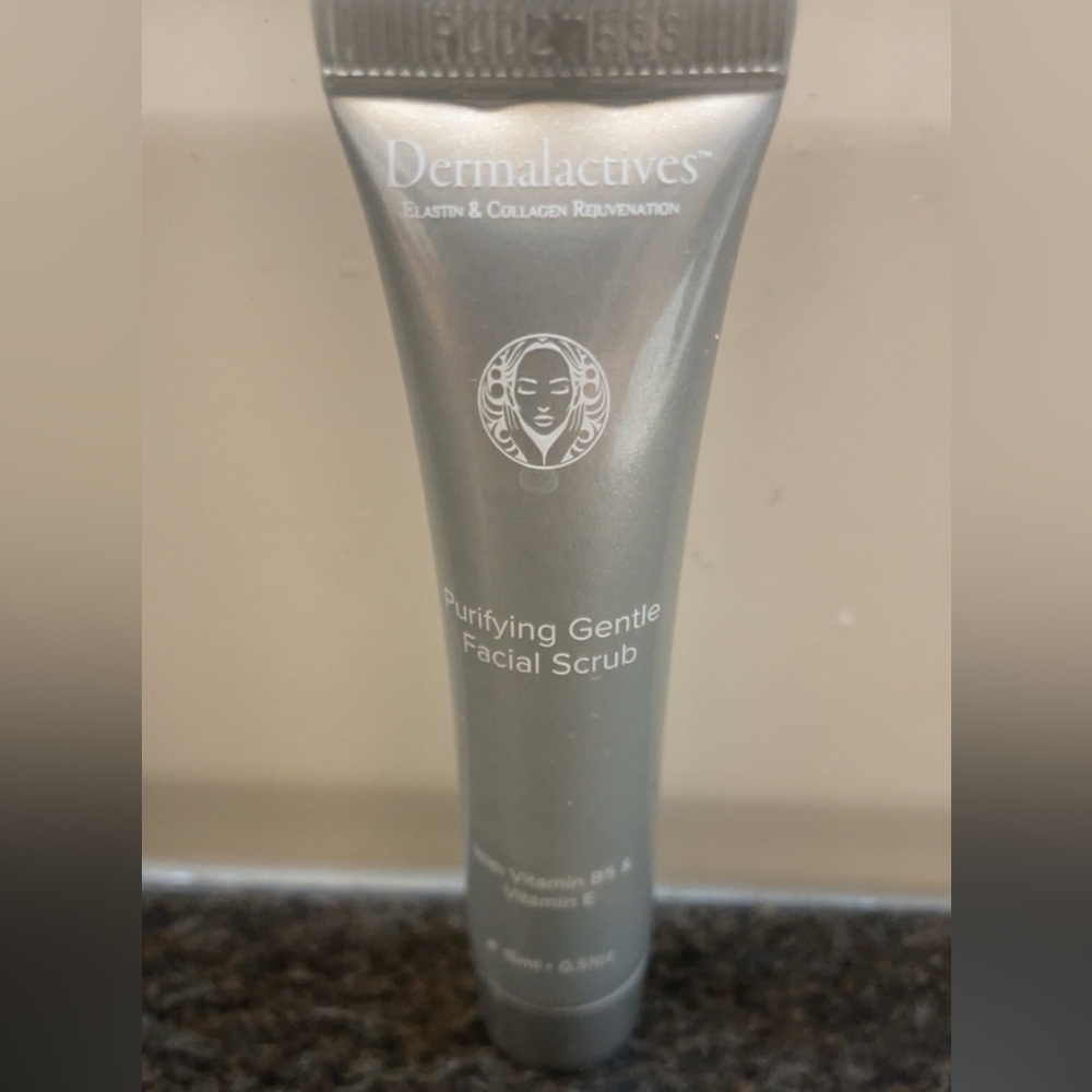 5/$25 Build Your Own Makeup Bag! Dermalactives Purifying Gentle Facial Scrub
